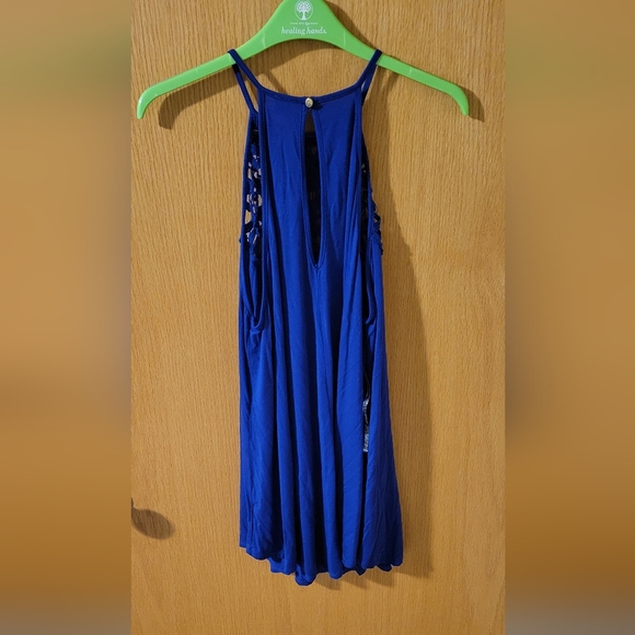 Blue Tank - Picture 5 of 7
